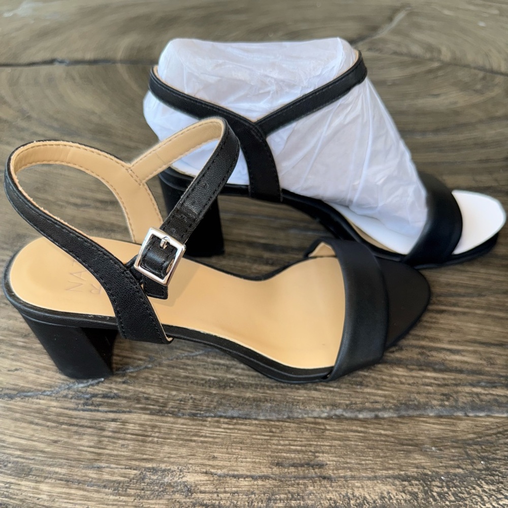 Naturalizer Black Block Heel Sandals 7.5 W